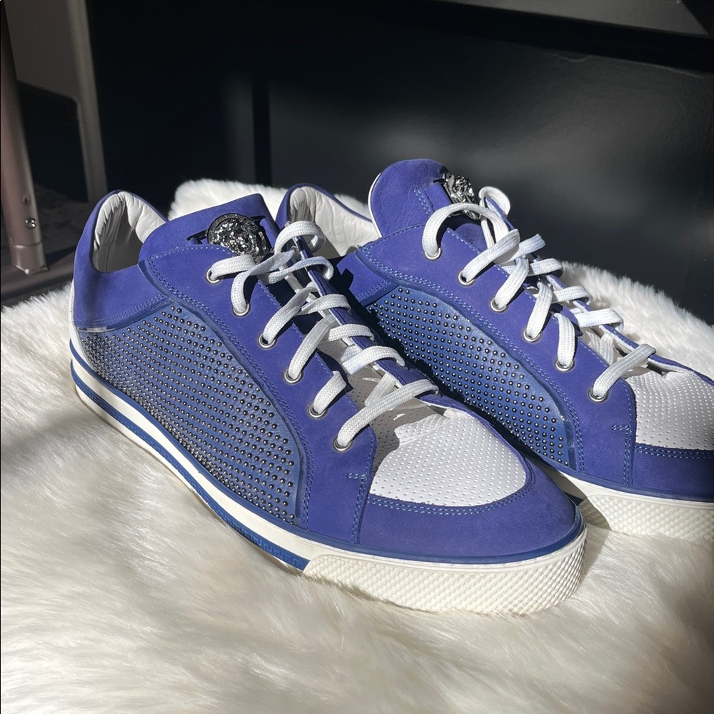 ✨ Authentic Vintage Versace Sneakers ✨ - Picture 4 of 8
